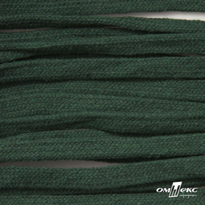 Шнур плетеный d-8 мм плоский, 70% хлопок 30% полиэстер, уп.85+/-1 м, цв.1016-т.зеленый - купить в Ельце. Цена: 742.50 руб.